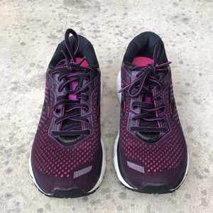 LIKE NEW Brooks Ghost 12